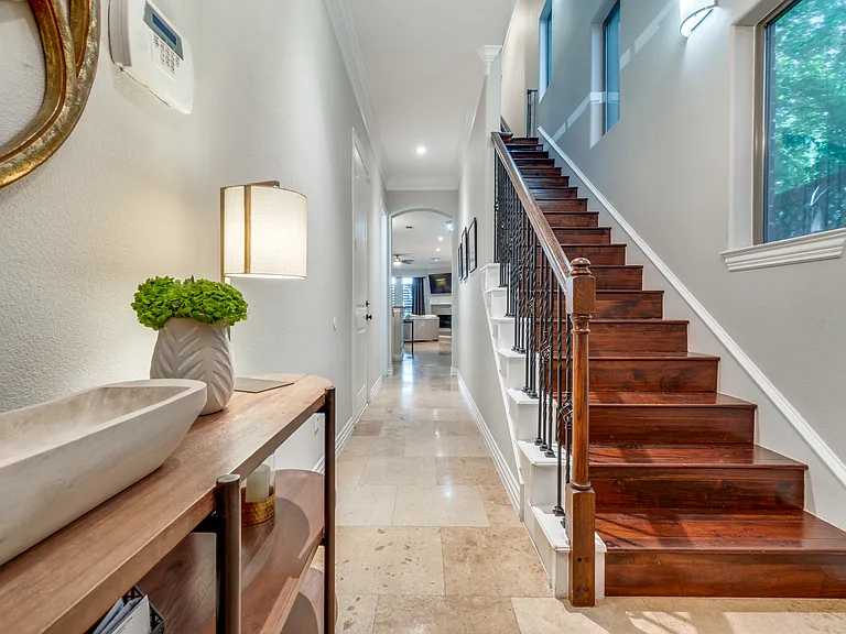 2608 N Garrett Ave #B — Photo 2