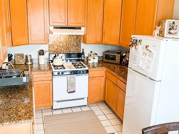5th image of 1371 Jackson St #202