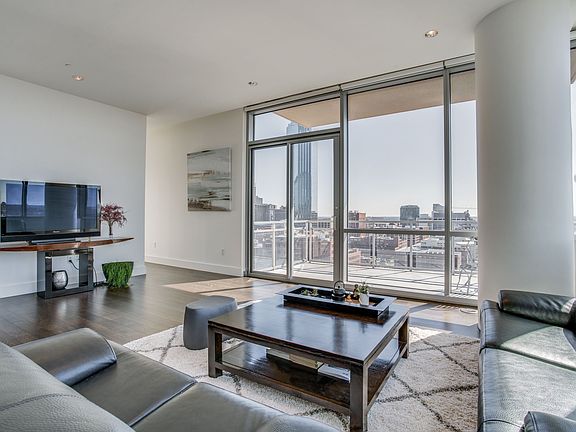 2200-victory-ave-apt-dallas-tx-1405-High-Res-2.jpg