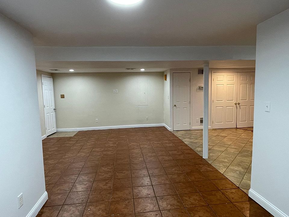 1st image of 58 Lake Dr