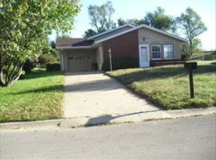 1921 Park Ridge Dr, Saint Joseph, MO 64503