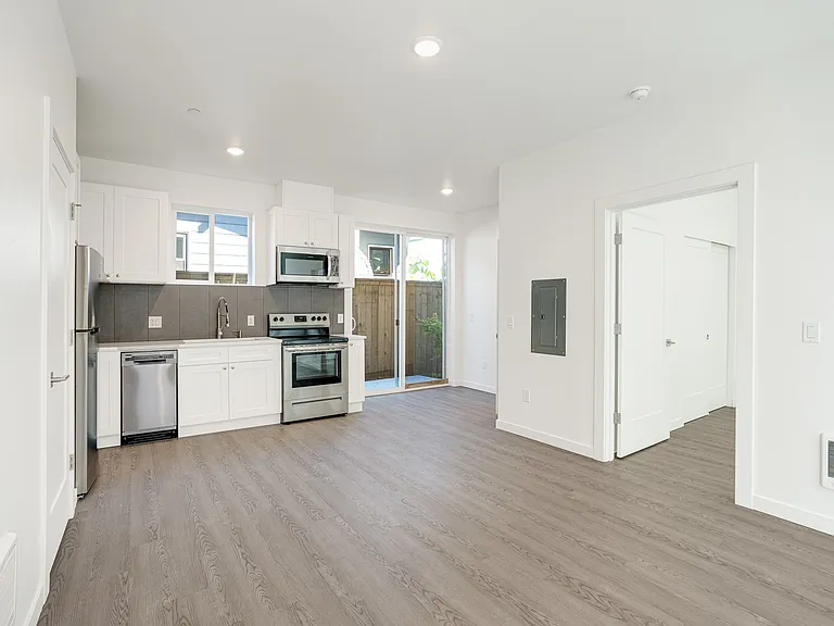 6841 N Montana Ave — Photo 12