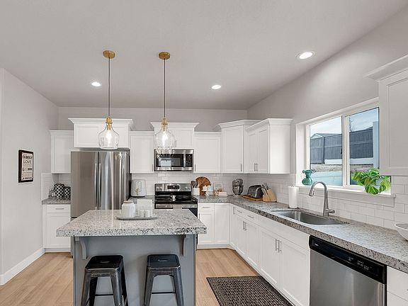 4th image of 4591 E Flower Point