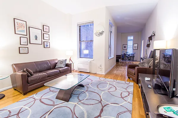 Rented by Julianna Realty Corp | media 10