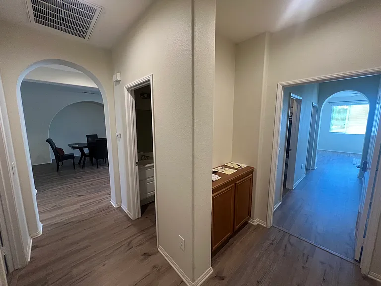 27922 Crescent Ct — Photo 17