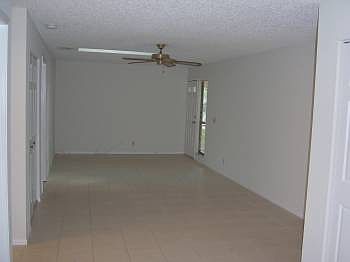 4th image of 2953 Shore Dr APT B