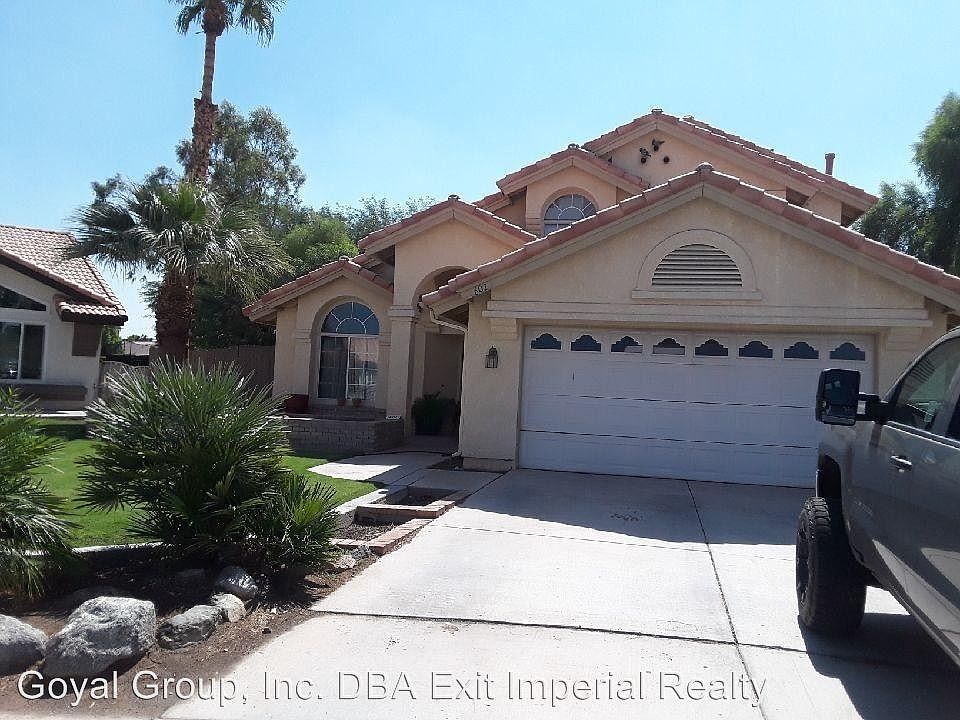 2nd image of 602 Lilac Ln