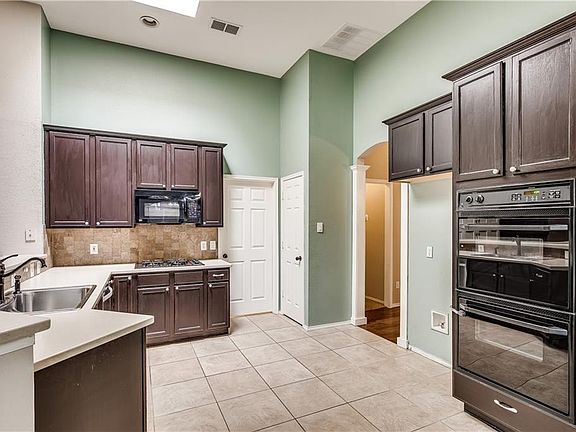 3rd image of 1809 Andress Dr