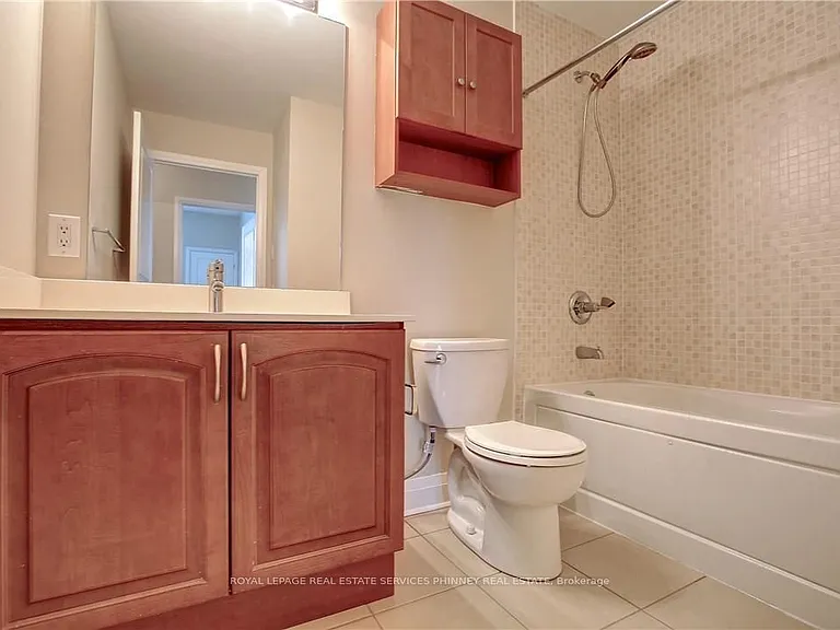 1 Hurontario St #806 — Photo 3