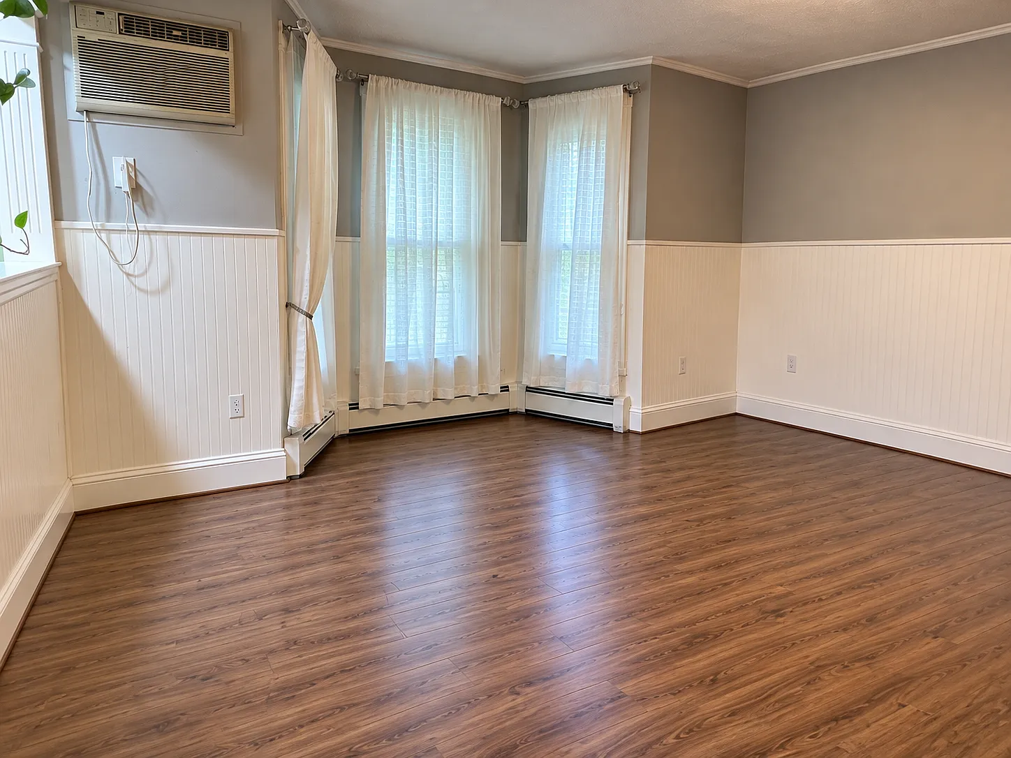 3 bed, 1.5 bath, $2,600 — Photo 3
