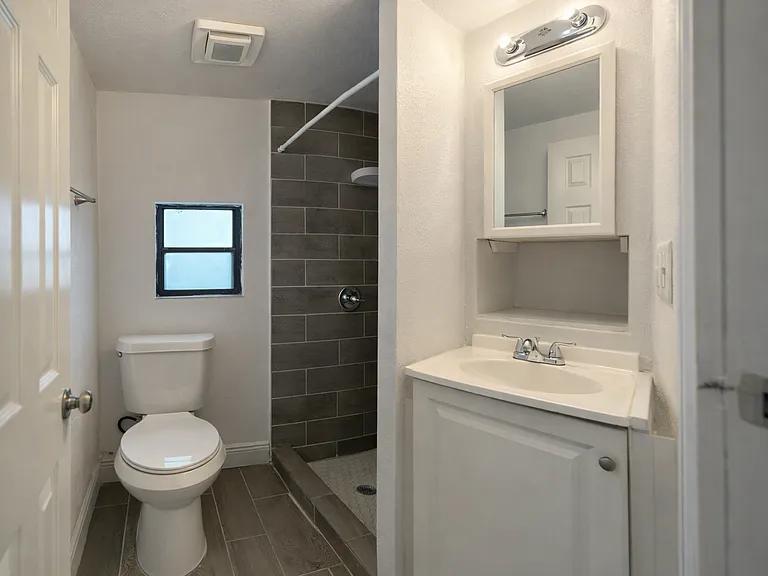 306 S Gomez Ave — Photo 10