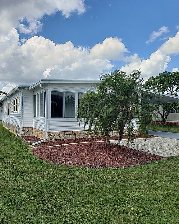 Front view of home
