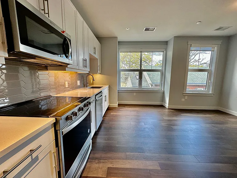 134 Babcock St #305 — Photo 15