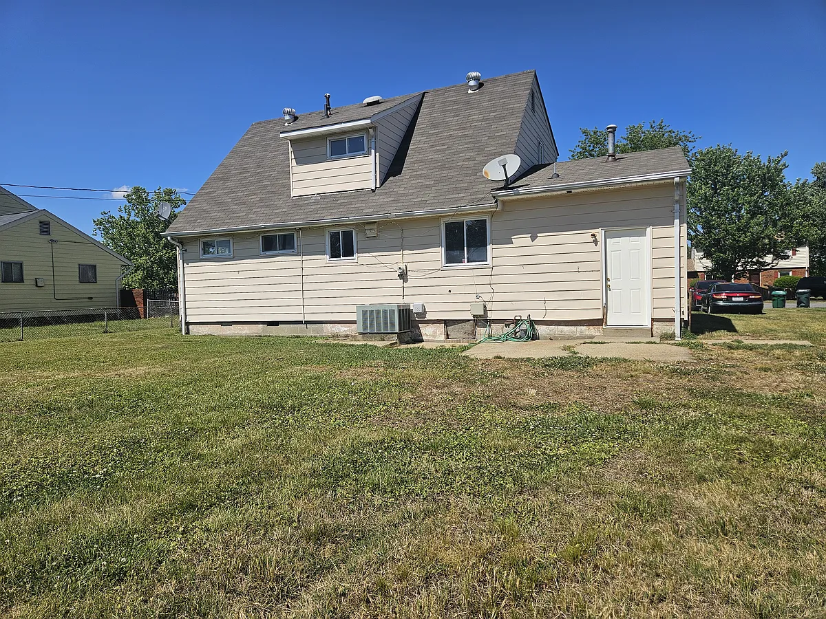 Building Photo - 310 Mansfield Dr