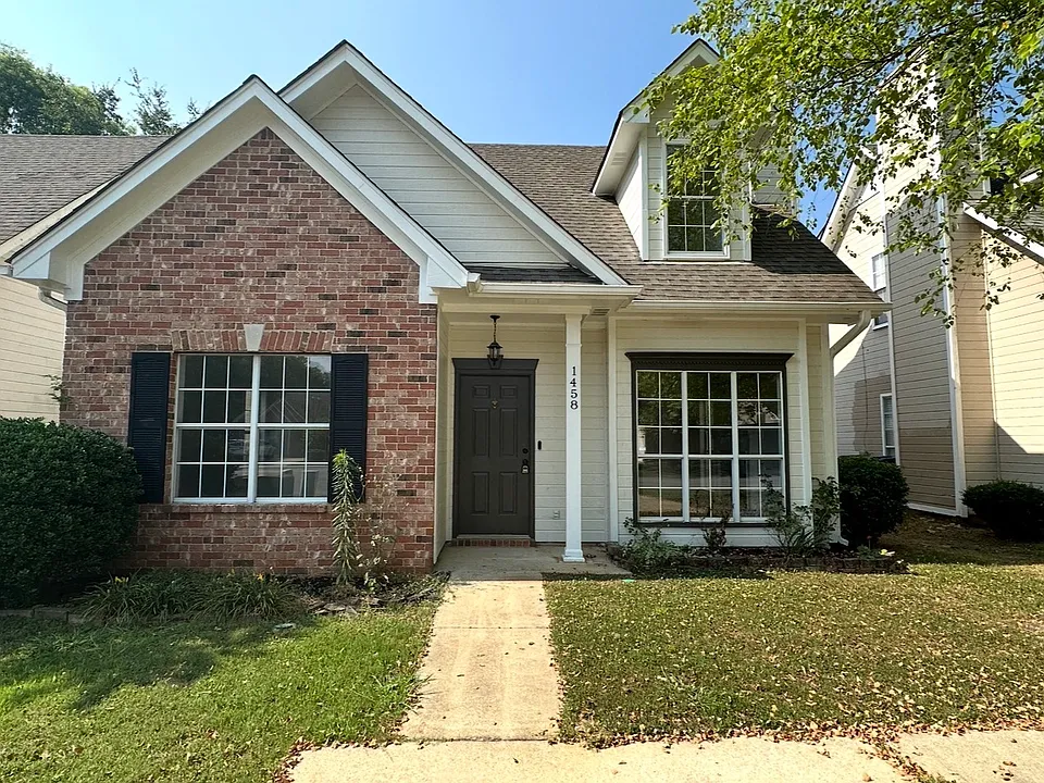 1458 Amberley Woods Cv