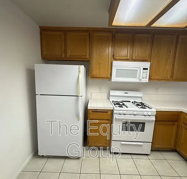 2544 W Lark Ave — Photo 7