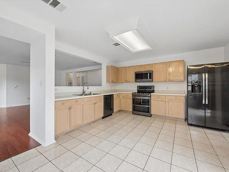 141 Beech Dr — Photo 6