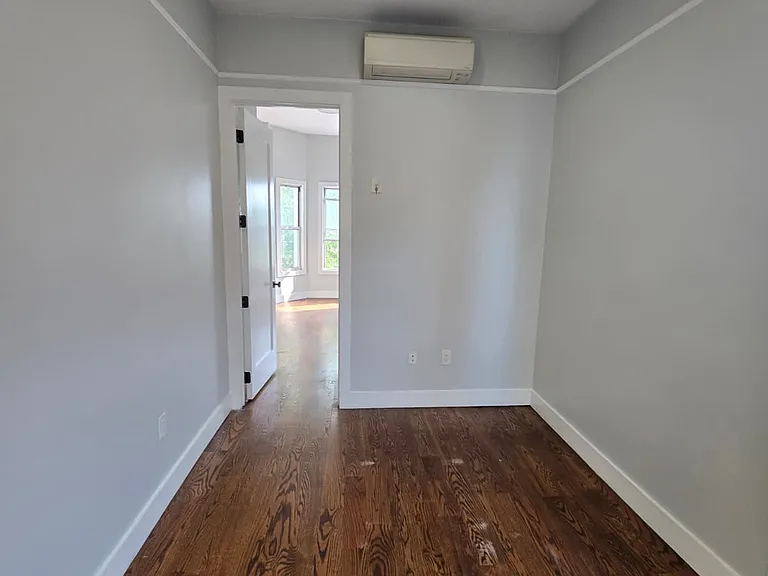 112 Duncan Ave #3LA — Photo 7