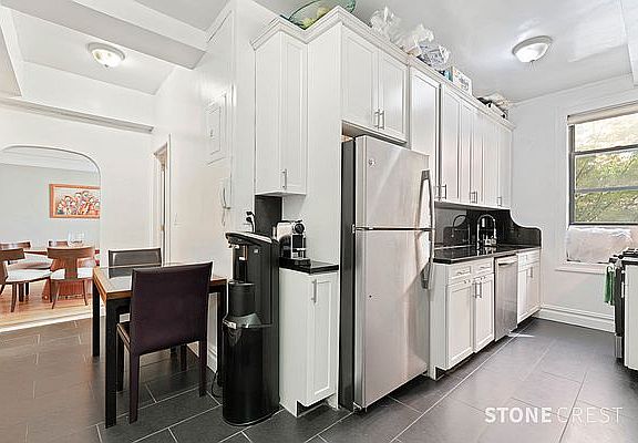 5th image of 200 W 90th St APT 2A
