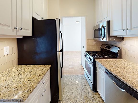 4th image of 401 E 80th St APT 34K