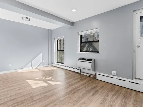 509 West 23rd Street image 11 of 19