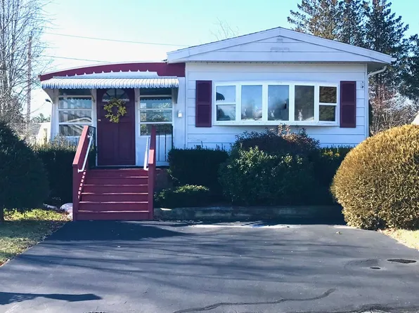 128 Paul St, Raynham, MA 02767