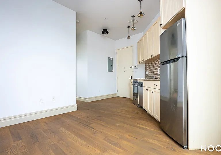 1355 Myrtle Ave #4R — Photo 4