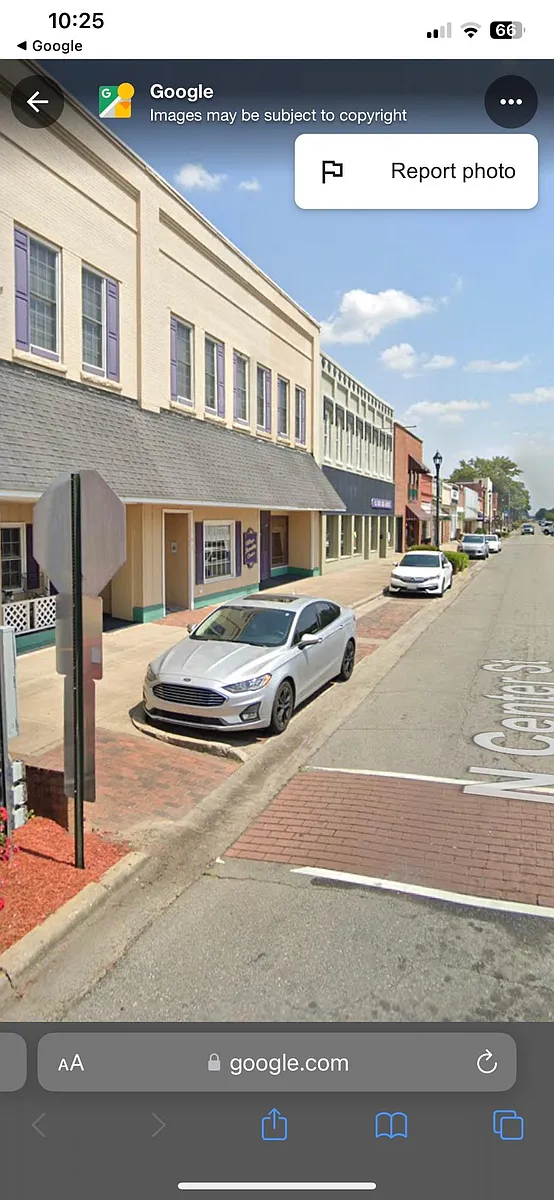Building Photo - 103 N Center St #E