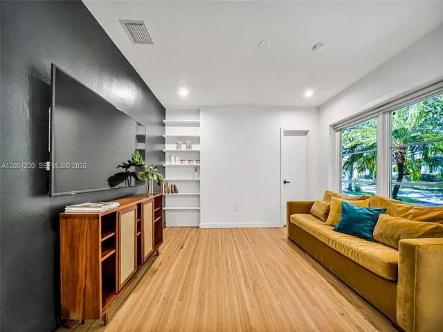 1010 Placetas Ave — Photo 18