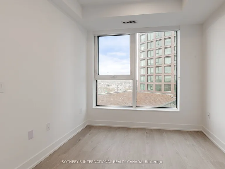 31 Garden Ave #1001 — Photo 6