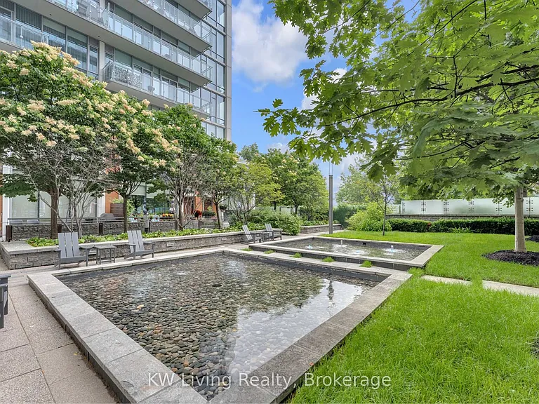 29 Queens Quay E #828 — Photo 26
