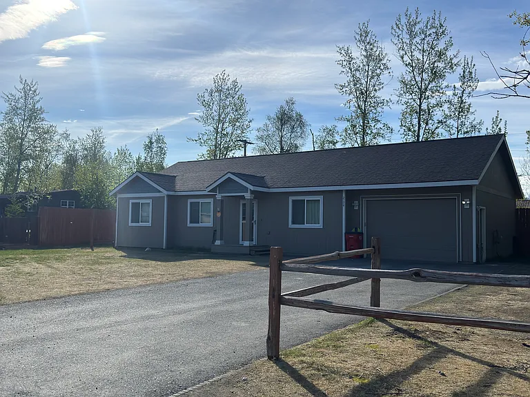 2174 E Totem Rd — Photo 1