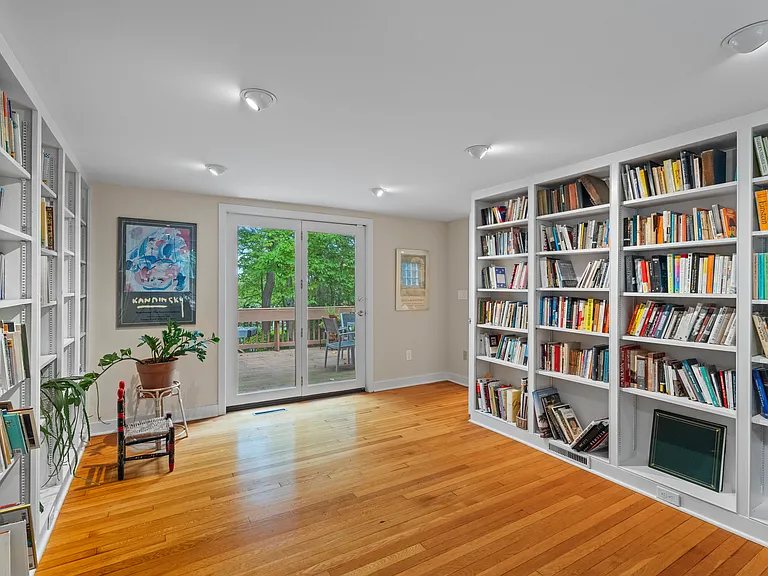 133 Blake Rd — Photo 16