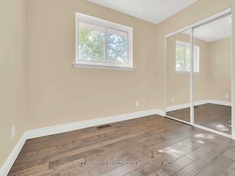36 Reigate Ave #MAIN — Photo 12
