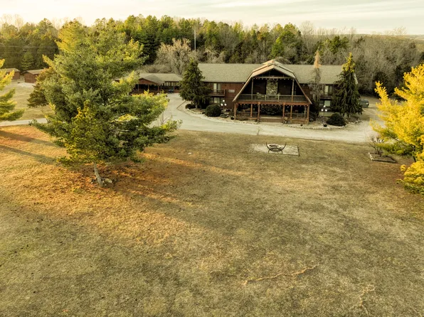 15270 Cedar Stone Lodge Dr, Eminence, MO 65466