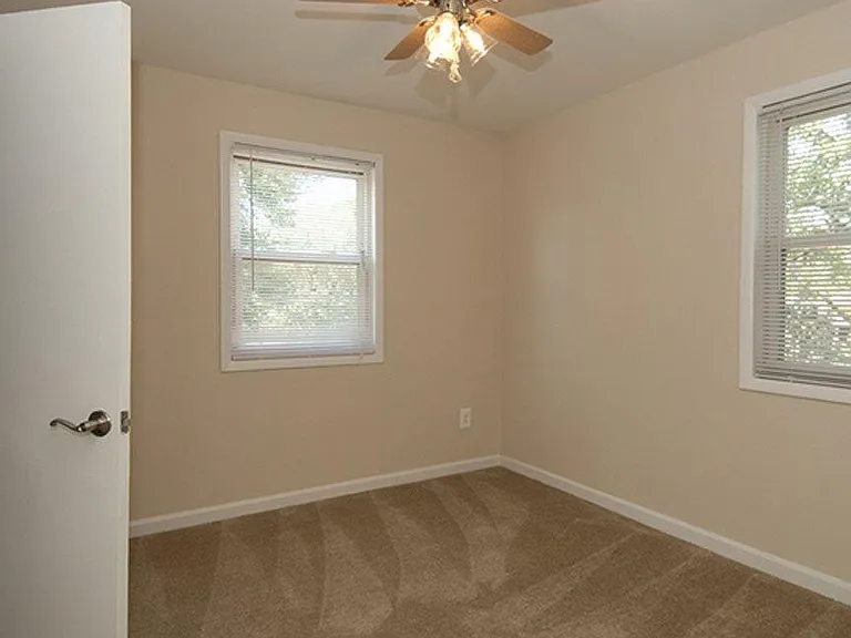 Frederick Greenes Apartments — Photo 10