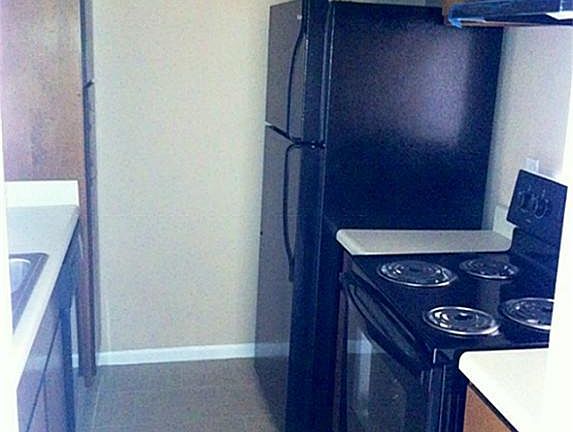 5th image of 8525 Hearth Dr #18