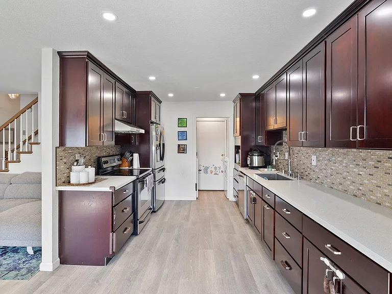 2232 Saint Claire Ct — Photo 12