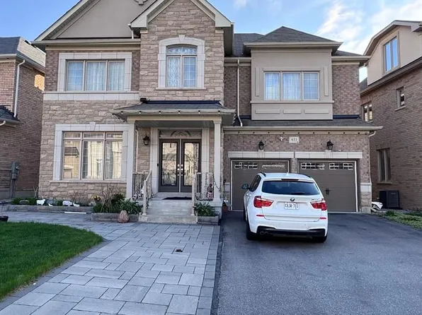 922 Ernest Cousins Cir #Basement, Newmarket, ON L3X 0B7