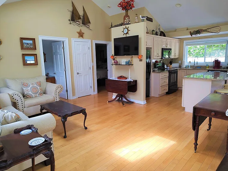 8 Cable Rd #8 — Photo 3