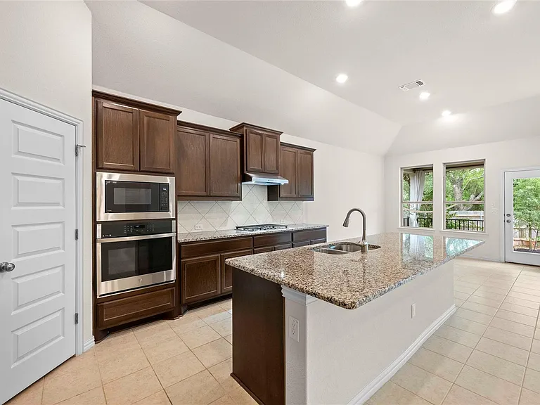 182 Palmillas Dr — Photo 12