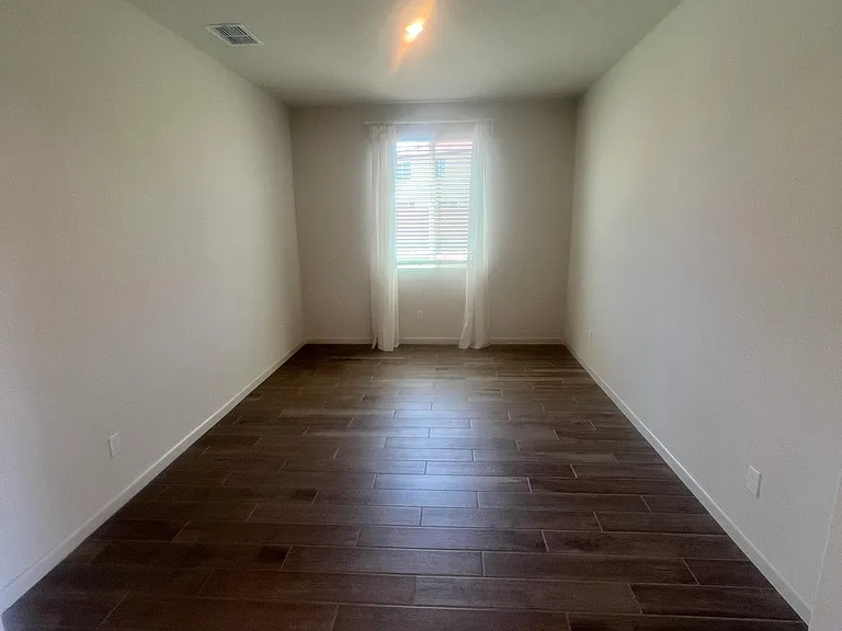 1878 Holland Ln — Photo 28
