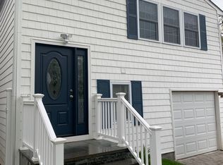 71 Hamilton St, Patchogue, NY 11772