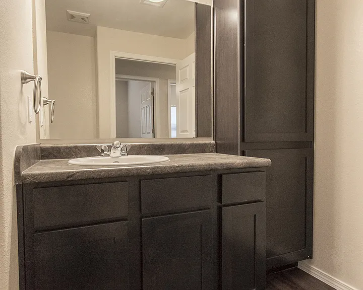 500 S Yarbrough Dr — Photo 19