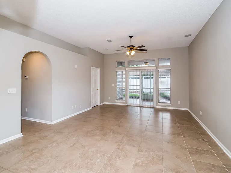 3338 Ayrshire St — Photo 3