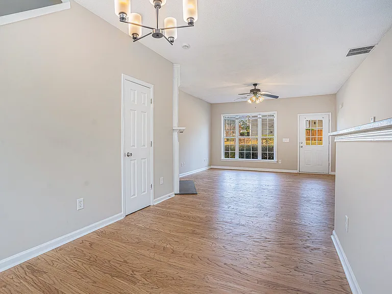 2894 Regent Walk Dr — Photo 7
