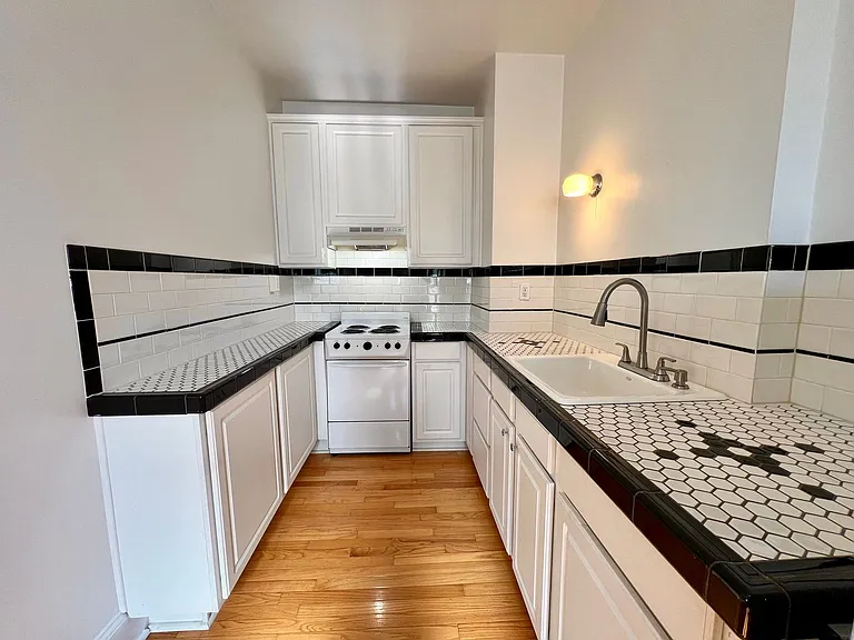 2015 NW Flanders St #502 — Photo 10
