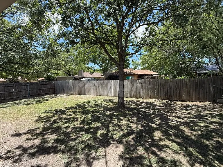 209 High Oak — Photo 17