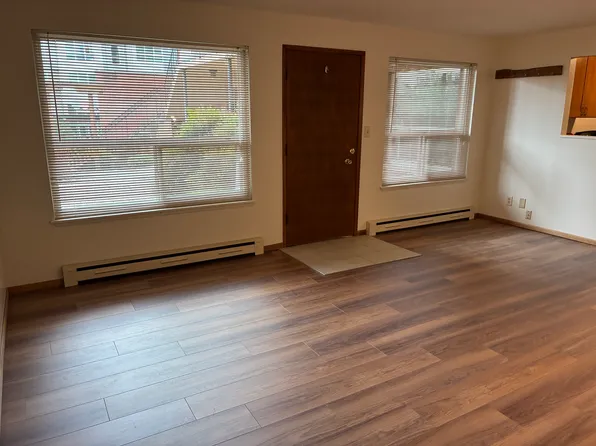 3246 SW Avalon Way APT 3, Seattle, WA 98126