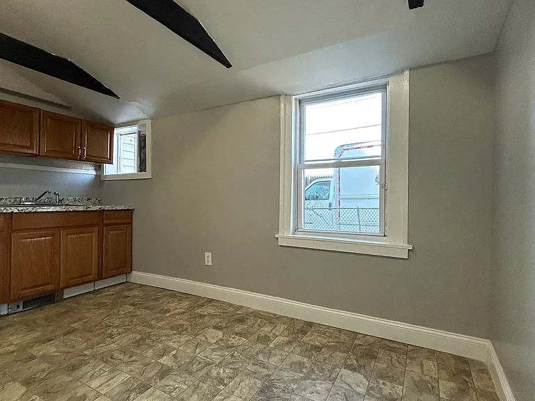 38 Prince Ave #E — Photo 6